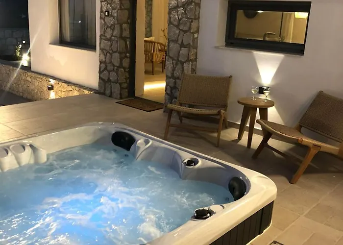 Lithos Luxury