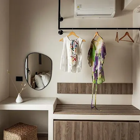 Willa Lithos Luxury *