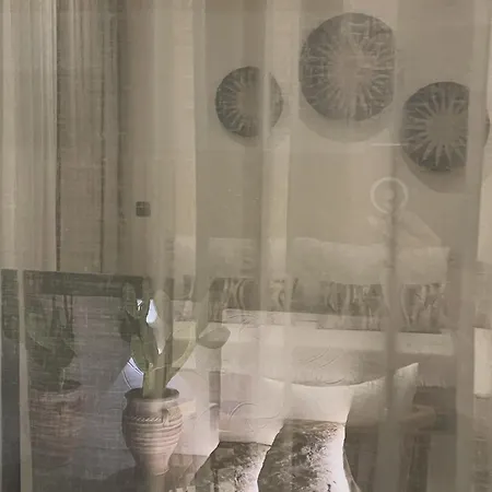 Lithos Luxury *